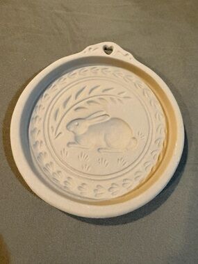 Ceramic Bunny Wall Plaque - Cream Decorative Plate